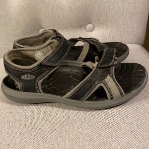 Keen black ankle strap sandals - size 7